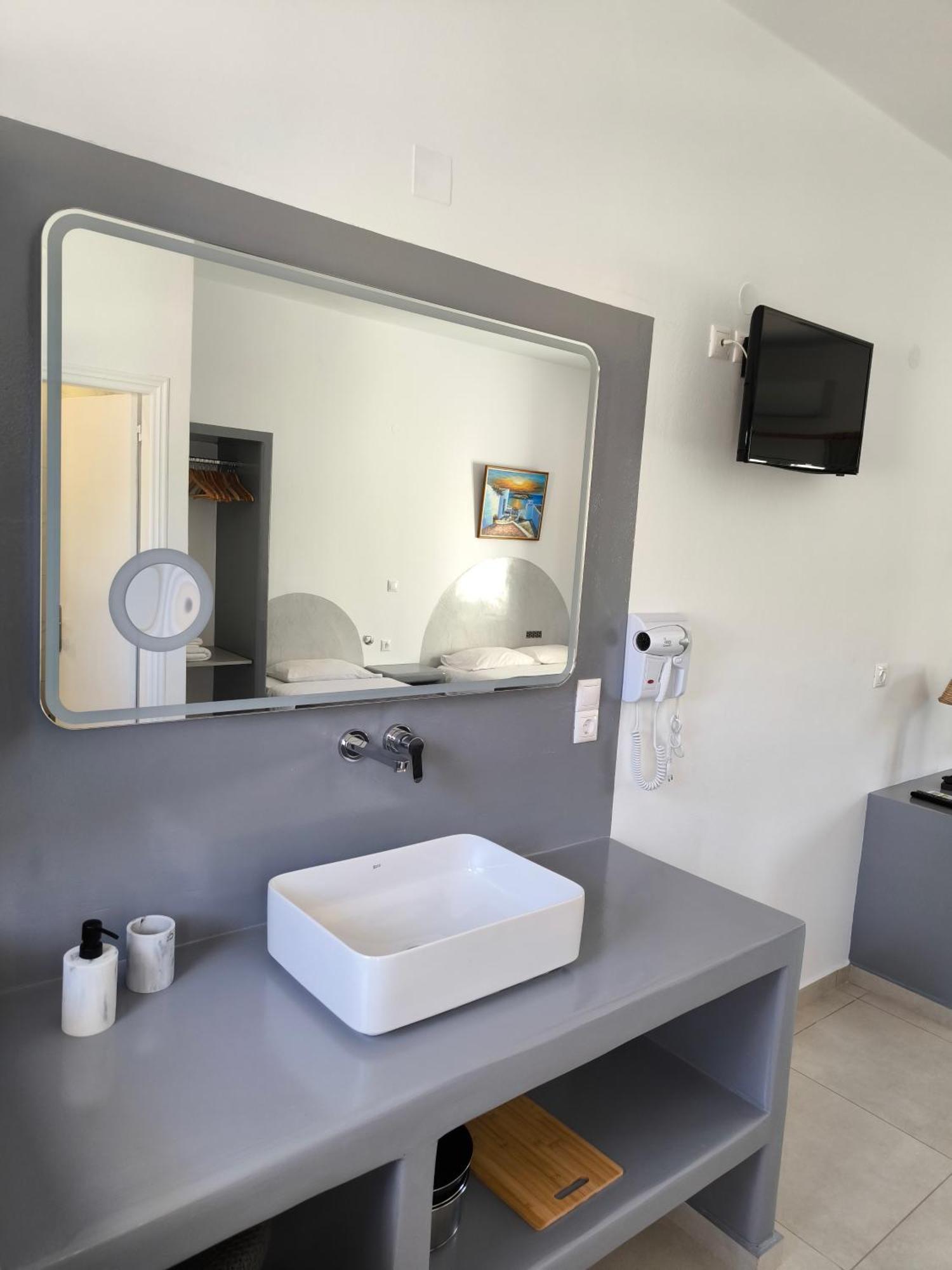Mary Rooms Períssa Eksteriør bilde
